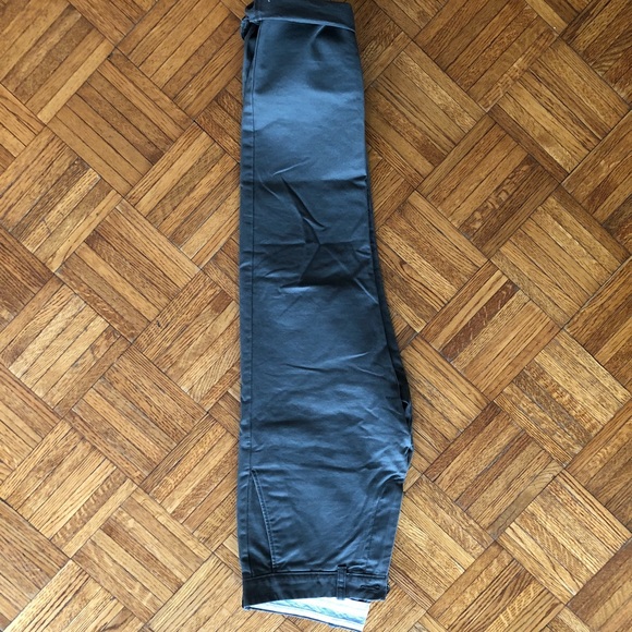 J.Crew Essential 484 Slim-Fit Broken-In Chino - Picture 7 of 8